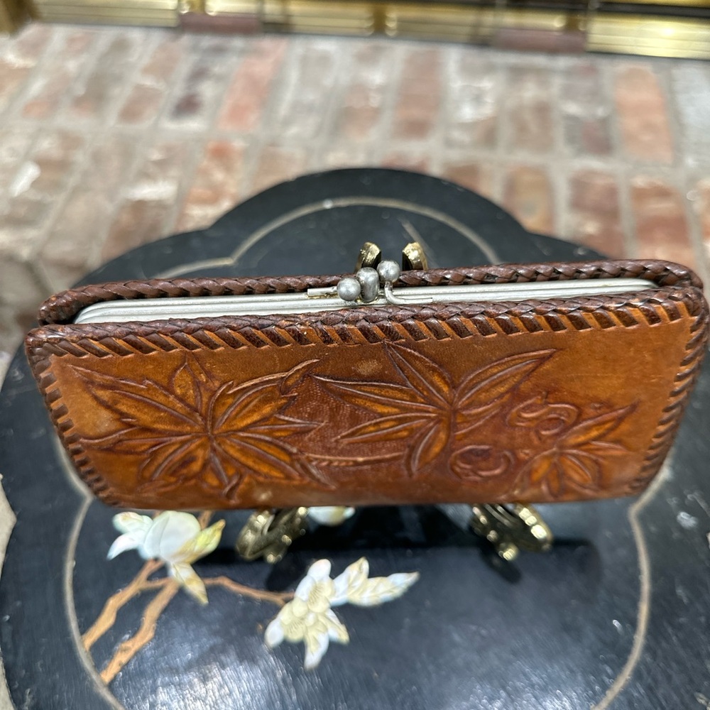 Vintage Tooled Leather Wallet Genuine Calf Kiss Lock Brown 7.5x3.75 - Picture 3 of 11